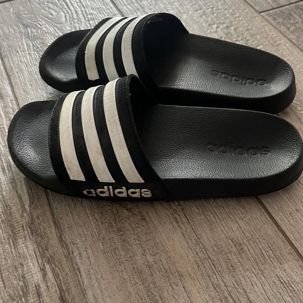 Adidas slides, sz 4 youth